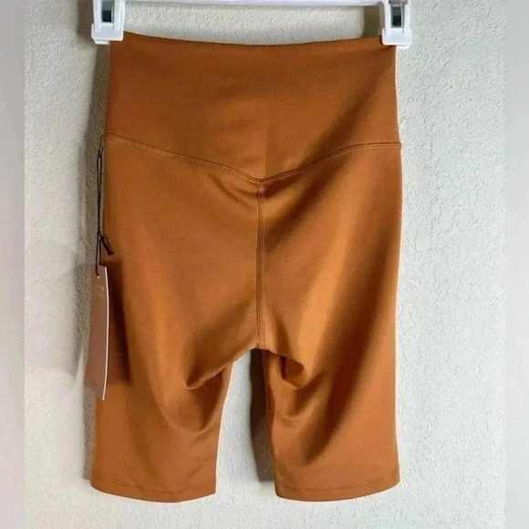 Girlfriend Collective's high-rise bike shorts size Extra small - Picture 2 of 3
